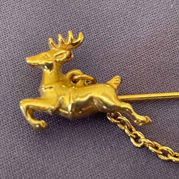 VTG Gold Tone Santa Sleigh Reindeer Stick Pin - Picture 3 of 7